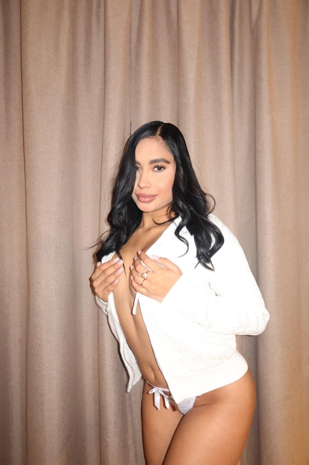 Escort - ZARA - Ibiza Tops